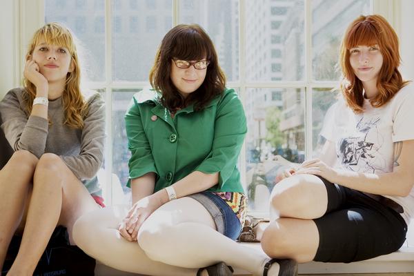 – The Vivian Girls at Fades in Slowly